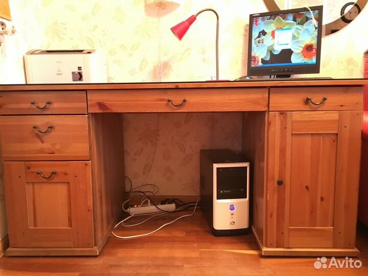 Письменный стол