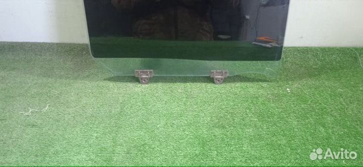 Стекло заднее правое Nissan Micra K12E CR12DE 2007