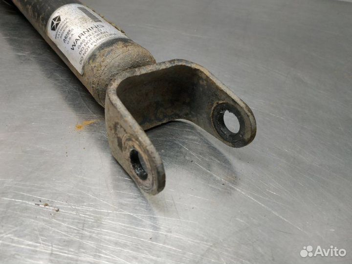 Амортизатор задний Jeep Grand Cherokee WK2