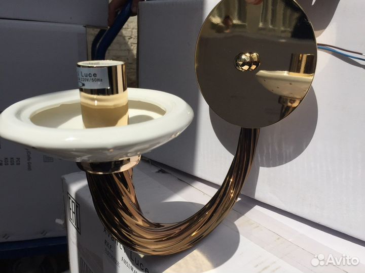 Бра классика