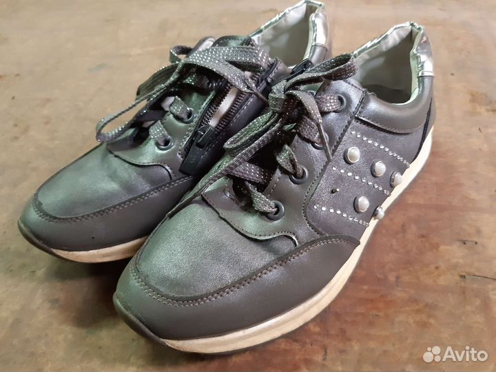 Кроссовки для девочки