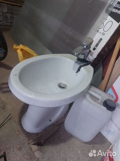 Продаю ванну и биде