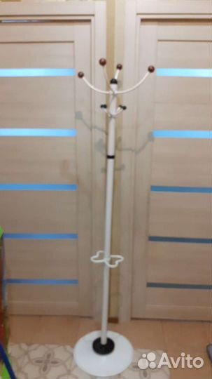 Вешалка пуфик