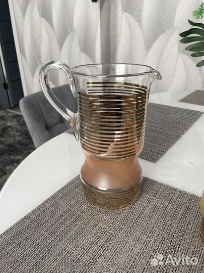 Графин со стаканами