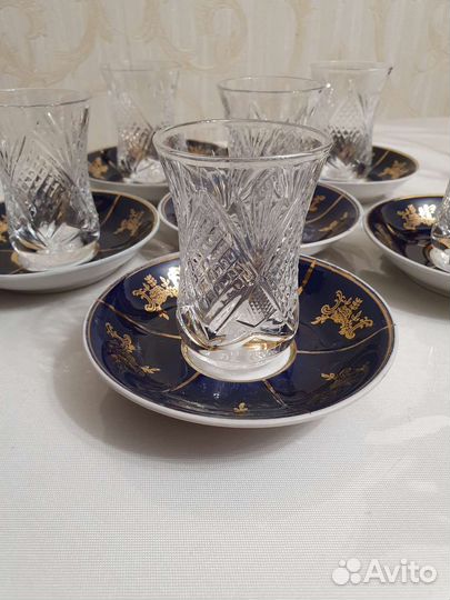 Стаканы армуды с блюдцами