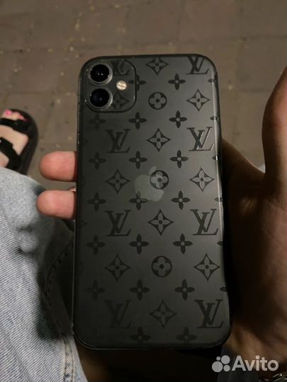 Телефон iPhone 11