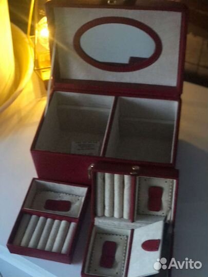 Шкатулка для ювелирных украшений