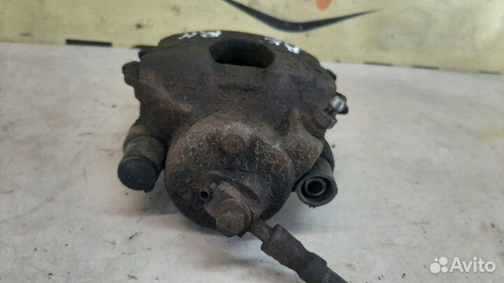 Суппорт тормозной передний правый Skoda Octavia А5