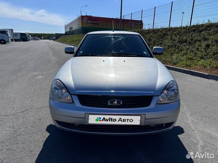 LADA Priora 1.6 МТ, 2011, 200 300 км