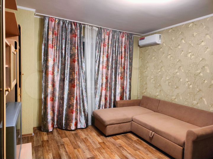 2-к. квартира, 50 м², 10/17 эт.
