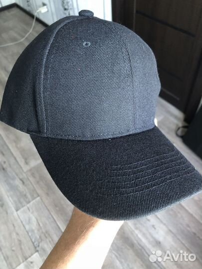 Кепка черная Торг уместен