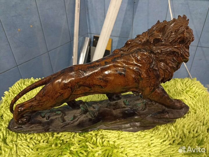 Лев статуэтка