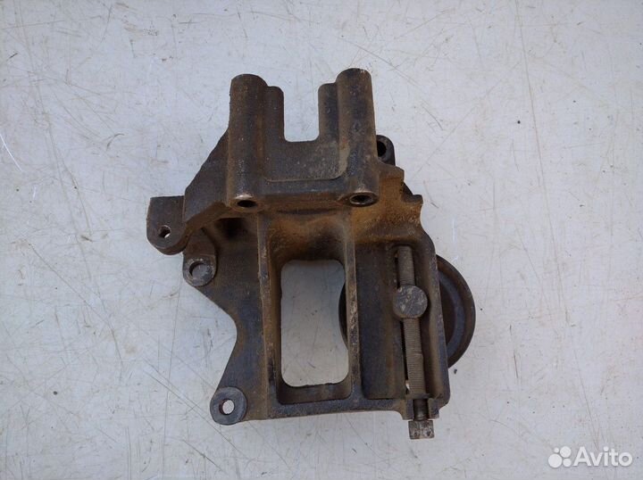 Кронштейн генератора Хендай Сантафе Старекс