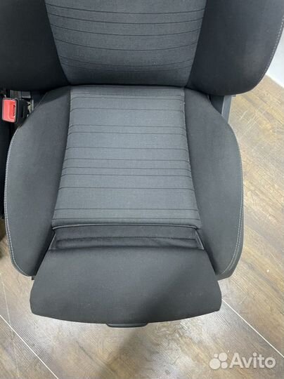 Mercedes W205 GlC GLA Sport сидения