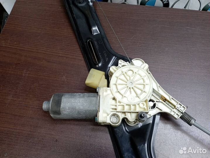 Водительский стеклоподъемник BMW E70 X5