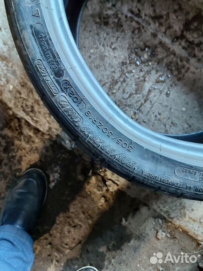 Michelin Pilot Super Sport 305/30 R19