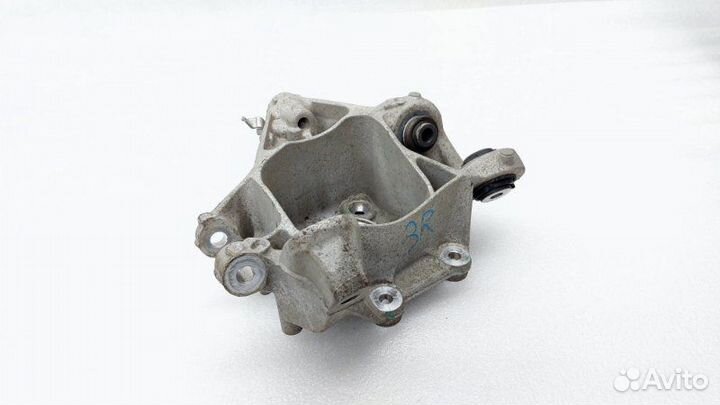 Б/У Кулак поворотный Состояние отличное, оригинал