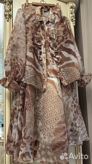 Костюм женский нарядный