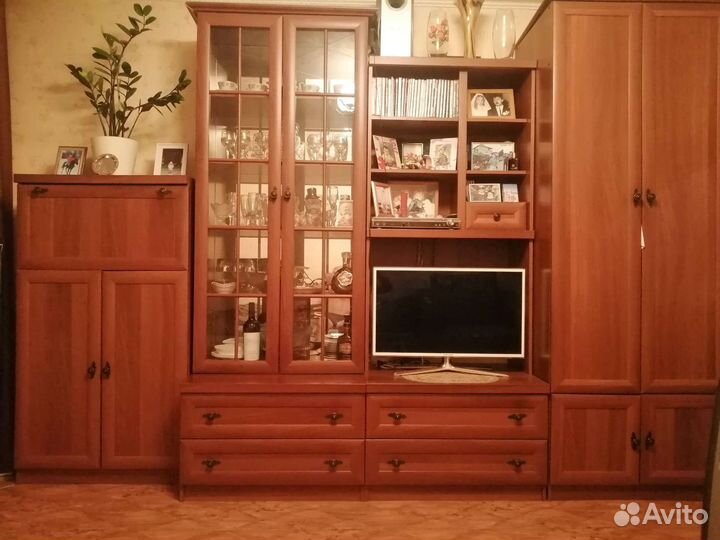 Стенка в гостиную бу