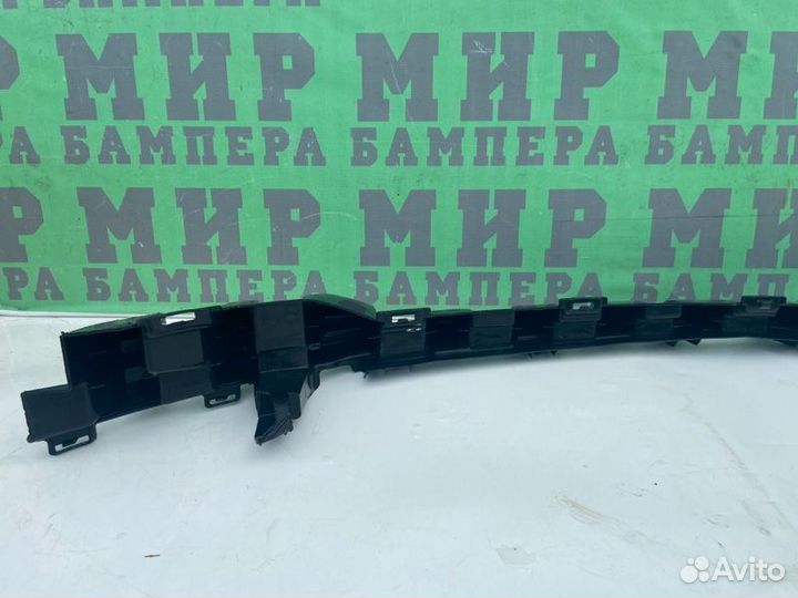 Кронштейн бампера передний Mercedes-Benz E-Class