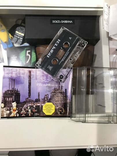 Аудиокассеты с буклетами панк и около-панк банд