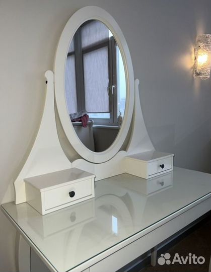 Туалетный столик IKEA с зеркалом