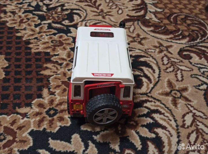 Bruder два джипа