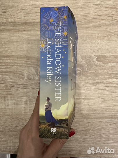 Книга на ангийском. Семь сестер