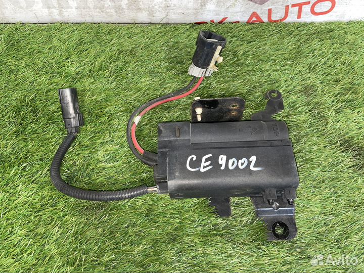 Насос (моторчик) омывателя стекла Cadillac Escalad