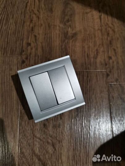 Выключатель новый
