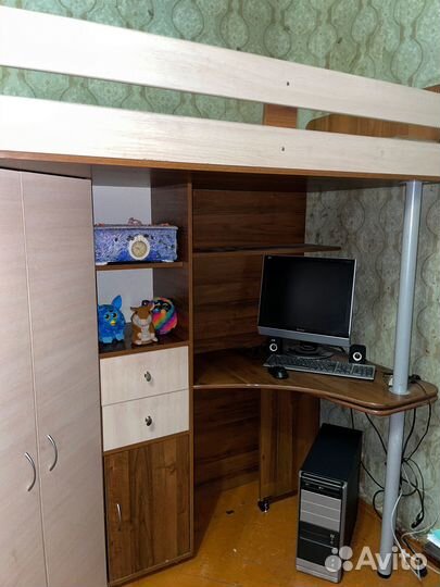 Двухярусная кровать