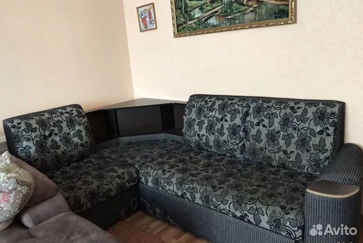 Угловой диван и кресло