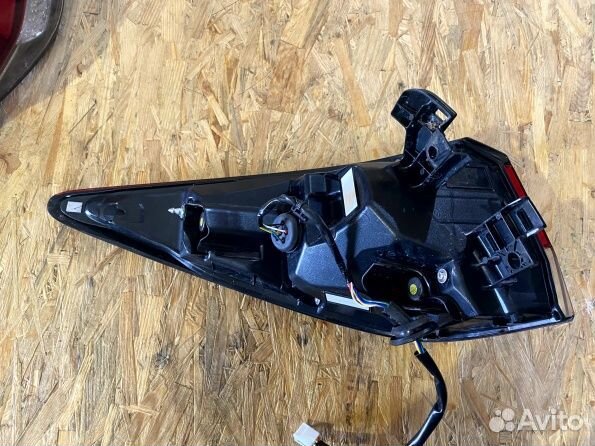 Фонарь задний правый Lexus Rx 4 Рестайлинг