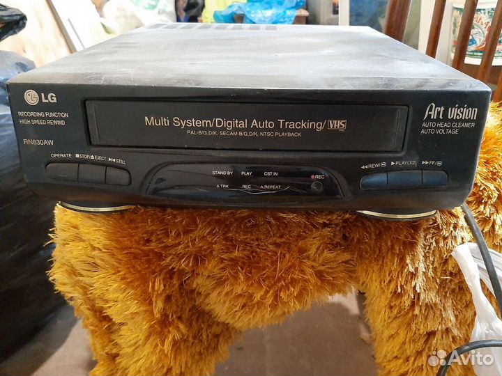 Видеомагнитофон LG