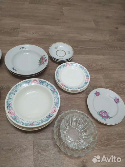 Фарфоровая посуда и хрусталь