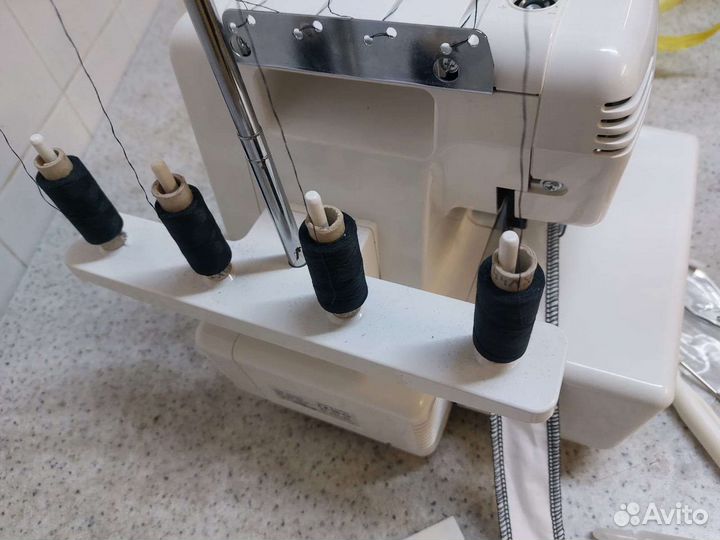 Швейная машина Оверлок Family ML 645 D