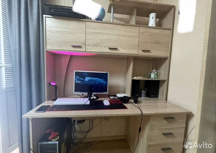 Продаю стол