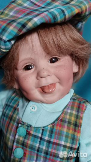 Большая фарфоровая коллекционная кукла