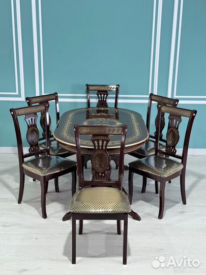 Стол со стульями