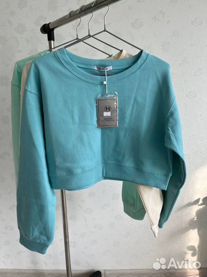 Женский укороченный свитшот