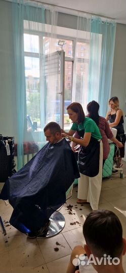 Сдам в аренду парикмахерское кресло