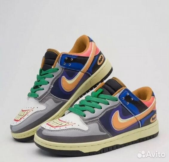 Кроссовки женские