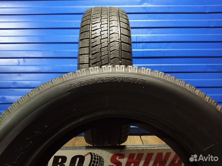 Bridgestone Blizzak VRX2 225/60 R17 99Q