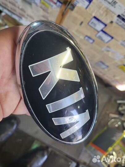 14-20 Соренто прайм Эмблема передняя Sorento Prime