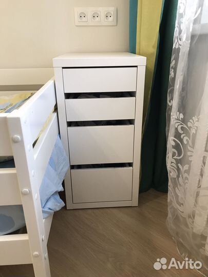 Тумбочка на колесиках к столу Микке Икеа