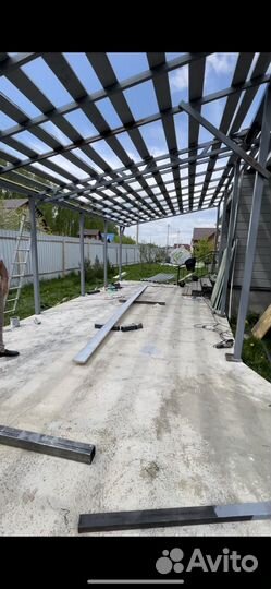 Бригада строителей