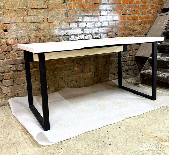 Игровой компьютерный стол белый