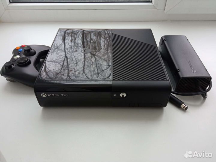 Xbox 360Е 250 гб. 60 игр