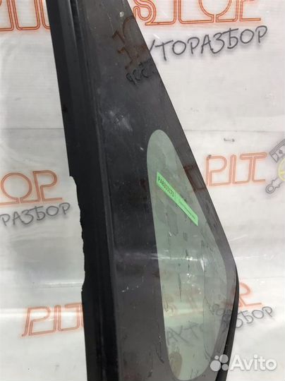 Стекло багажника левое Toyota prius ZVW30 2009-20