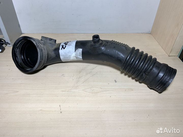 Воздуховод BMW 13717583726